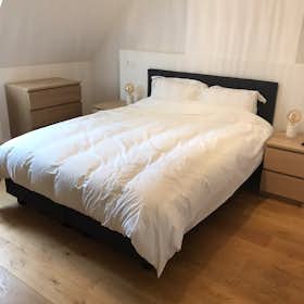 Private room for rent for €975 per month in Brussels, Avenue de la Brabançonne