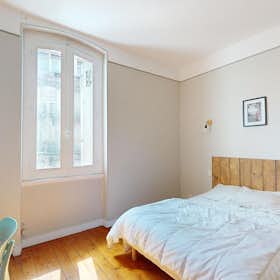 WG-Zimmer zu mieten für 455 € pro Monat in Angoulême, Boulevard de la République