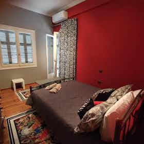 Private room for rent for €400 per month in Athens, Satovriandou