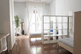 Mehrbettzimmer zu mieten für 505 € pro Monat in Milan, Via Pisanello
