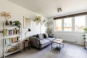 Apartment for rent for £3,006 per month in London, Tyssen Street
