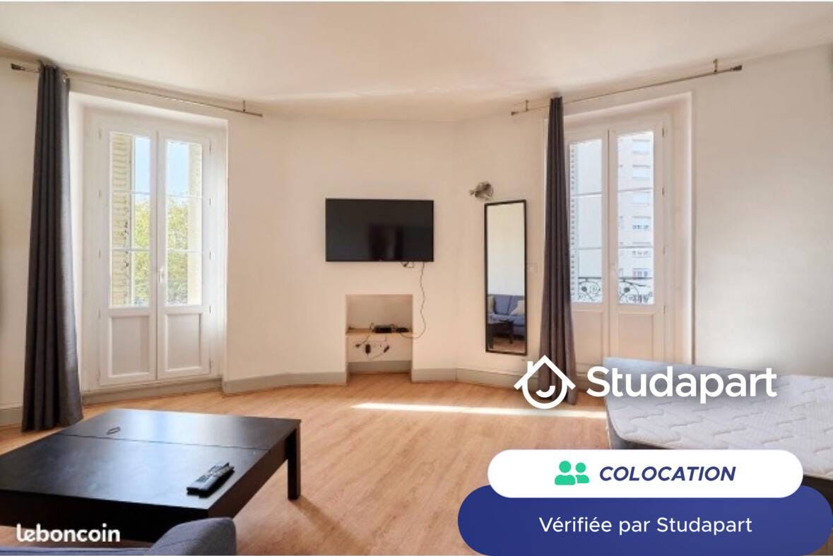 Private room for rent on Place de la République, Dijon – pohled 4