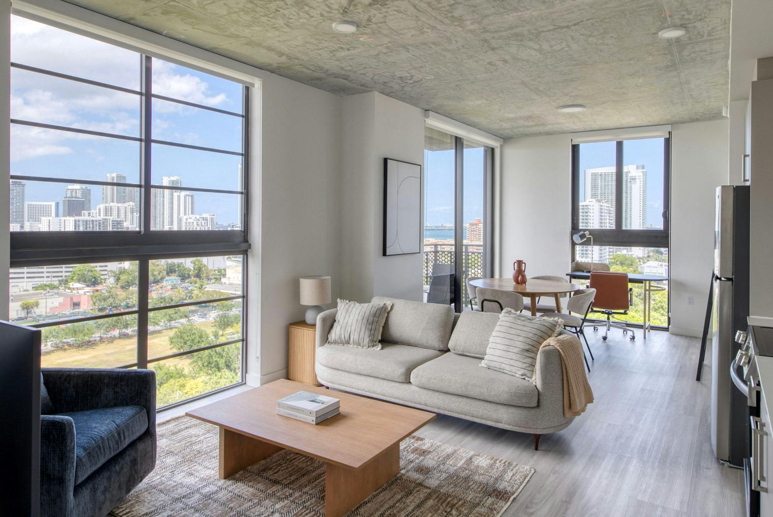 Appartamento in affitto a $6,793 al mese a Miami, Northeast 17th Terrace