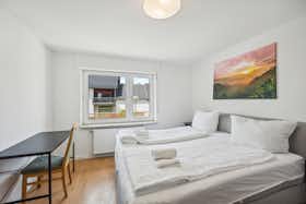 Appartement te huur voor € 850 per maand in Niederelbert, Mittelstraße