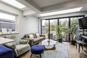 Lägenhet att hyra för 3 544 GBP i månaden i London, Robinson Road