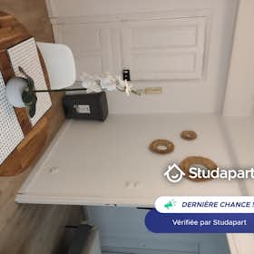 Apartament de închiriat pentru 500 EUR pe lună în Béziers, Rue Casimir Péret