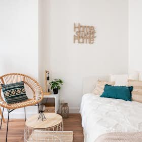 Lägenhet att hyra för 945 € i månaden i Lyon, Rue Sainte-Geneviève