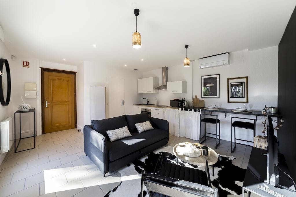 Apartment for rent for €890 per month in Francheville, Avenue de la Table de Pierre