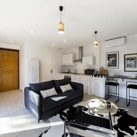 Appartement te huur voor € 875 per maand in Francheville, Avenue de la Table de Pierre