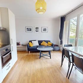 Privé kamer te huur voor € 405 per maand in Bron, Rue Pétetin
