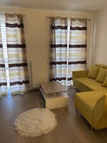 Apartment for rent for €1,399 per month in Prague, Hartigova