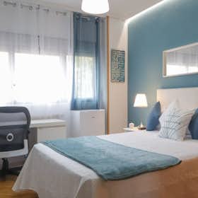 Private room for rent for €595 per month in Madrid, Bulevar de Indalecio Prieto