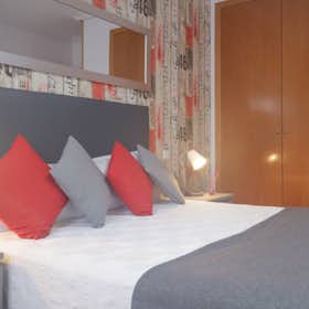 Private room for rent for €575 per month in Madrid, Bulevar de Indalecio Prieto
