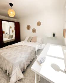 私人房间 正在以 €375 的月租出租，其位于 Tarragona, Bloc Sant Tomàs