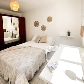 Приватна кімната за оренду для 375 EUR на місяць у Tarragona, Bloc Sant Tomàs