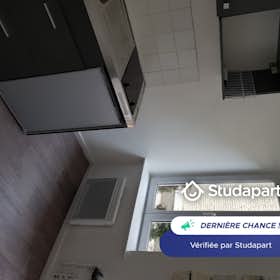 House for rent for €730 per month in Lille, Rue d'Esquermes