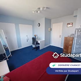 Приватна кімната за оренду для 400 EUR на місяць у Évreux, Rue d'Hardencourt