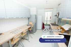 Apartamento para alugar por € 615 por mês em Noisy-le-Grand, Avenue du Pavé-Neuf