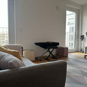 Appartement te huur voor € 2.350 per maand in Munich, Thomas-Dehler-Straße