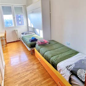 Gedeelde kamer te huur voor € 400 per maand in Milan, Viale Ca' Granda