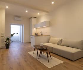 Appartement te huur voor € 1.350 per maand in Lisbon, Rua Carlos Ribeiro