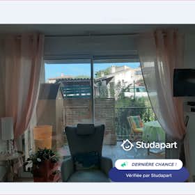 Privé kamer te huur voor € 555 per maand in Hyères, Rue Yann Piat