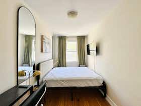 私人房间 正在以 $942 的月租出租，其位于 Brooklyn, Hawthorne St