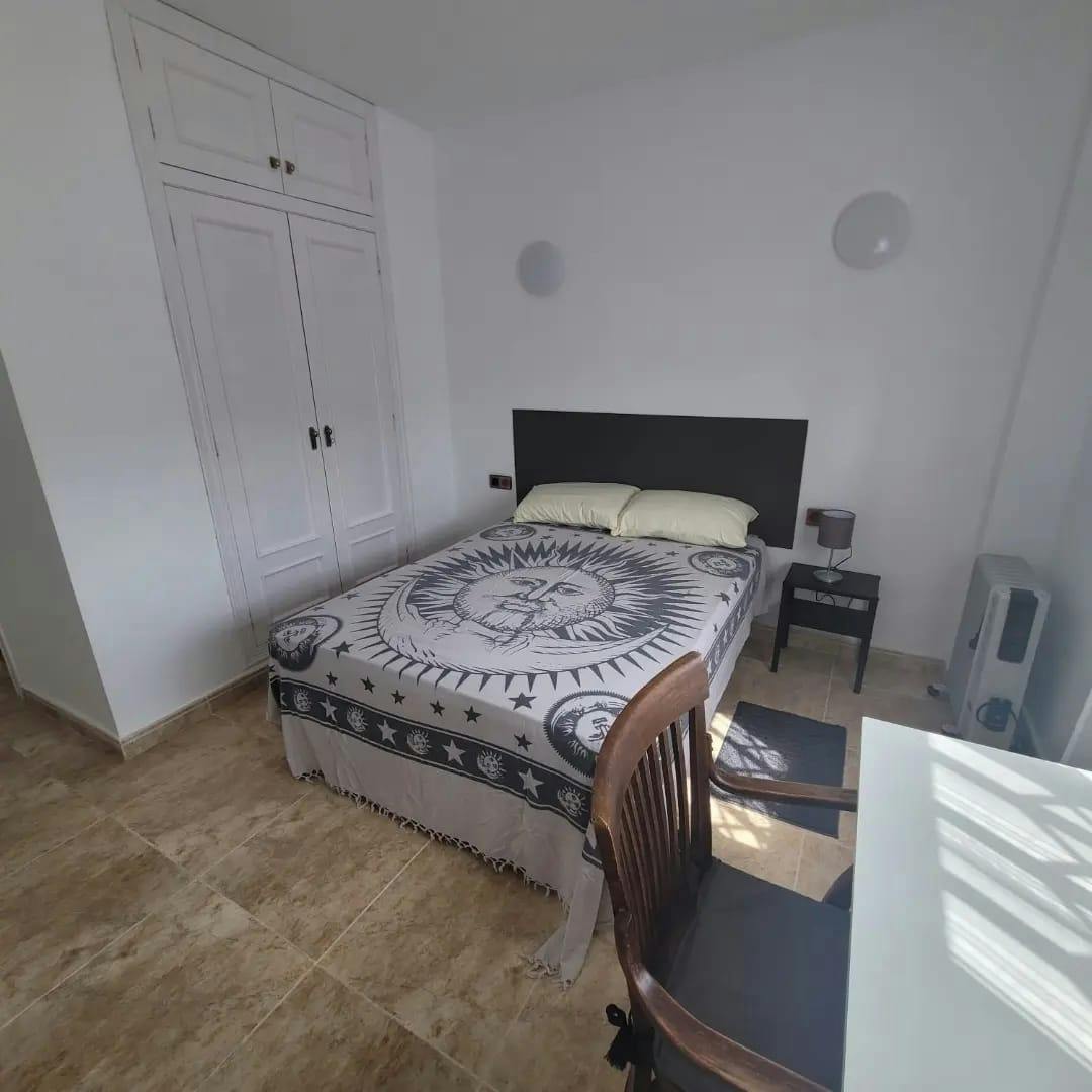 Avenida 1 de Mayo, Alfara del Patriarca preview