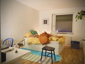 Private room for rent for SEK 5,357 per month in Kållered, Våmmedalsvägen