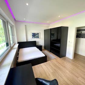 私人房间 正在以 €990 的月租出租，其位于 Munich, Ottobrunner Straße