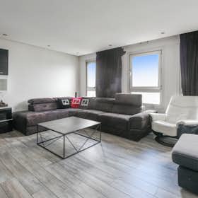 Apartment for rent for €1,760 per month in Paris, Avenue d'Italie