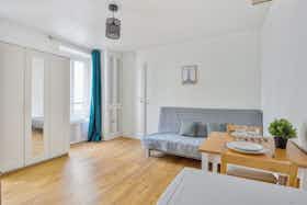 单间公寓 正在以 €1,040 的月租出租，其位于 Paris, Rue de la Croix-Nivert