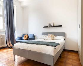Private room for rent for €865 per month in Milan, Viale Renato Serra