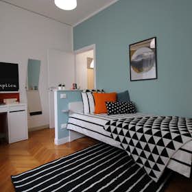私人房间 正在以 €450 的月租出租，其位于 Modena, Via Emilia Ovest