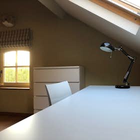 Отдельная комната сдается в аренду за 200 € в месяц в Ternat, Dokter E. de Croesstraat
