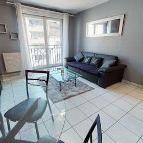 公寓 正在以 €915 的月租出租，其位于 Lyon, Avenue Lacassagne