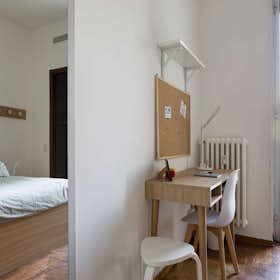 Private room for rent for €865 per month in Milan, Via Gianfranco Zuretti