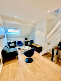 Квартира сдается в аренду за 850 € в месяц в Ixelles, Rue Malibran