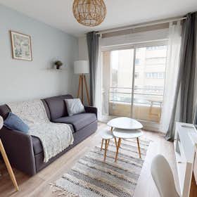 Appartement te huur voor € 621 per maand in Nantes, Boulevard Jules Verne