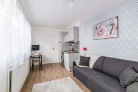 Studio for rent for €1,210 per month in Paris, Rue Louis Blanc