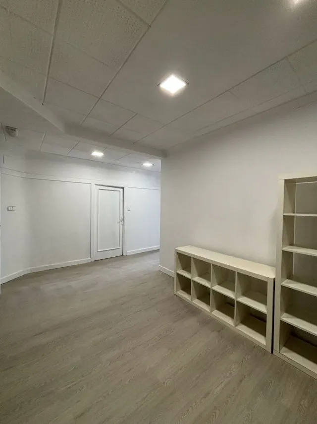 7-Bedroom Apartment in Carrer del Doctor Josep Juan Dómine, Valencia (1512008) room image 4