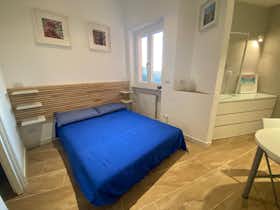 Private room for rent for €1,065 per month in Rome, Via Ostiense