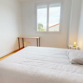 Private room for rent for €527 per month in Cenon, Rue Honoré de Balzac