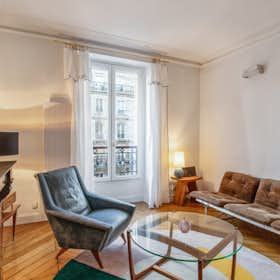Appartement te huur voor € 1.600 per maand in Paris, Avenue de Saint-Ouen