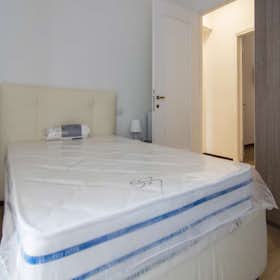 Private room for rent for €820 per month in Milan, Via Francesco Reina
