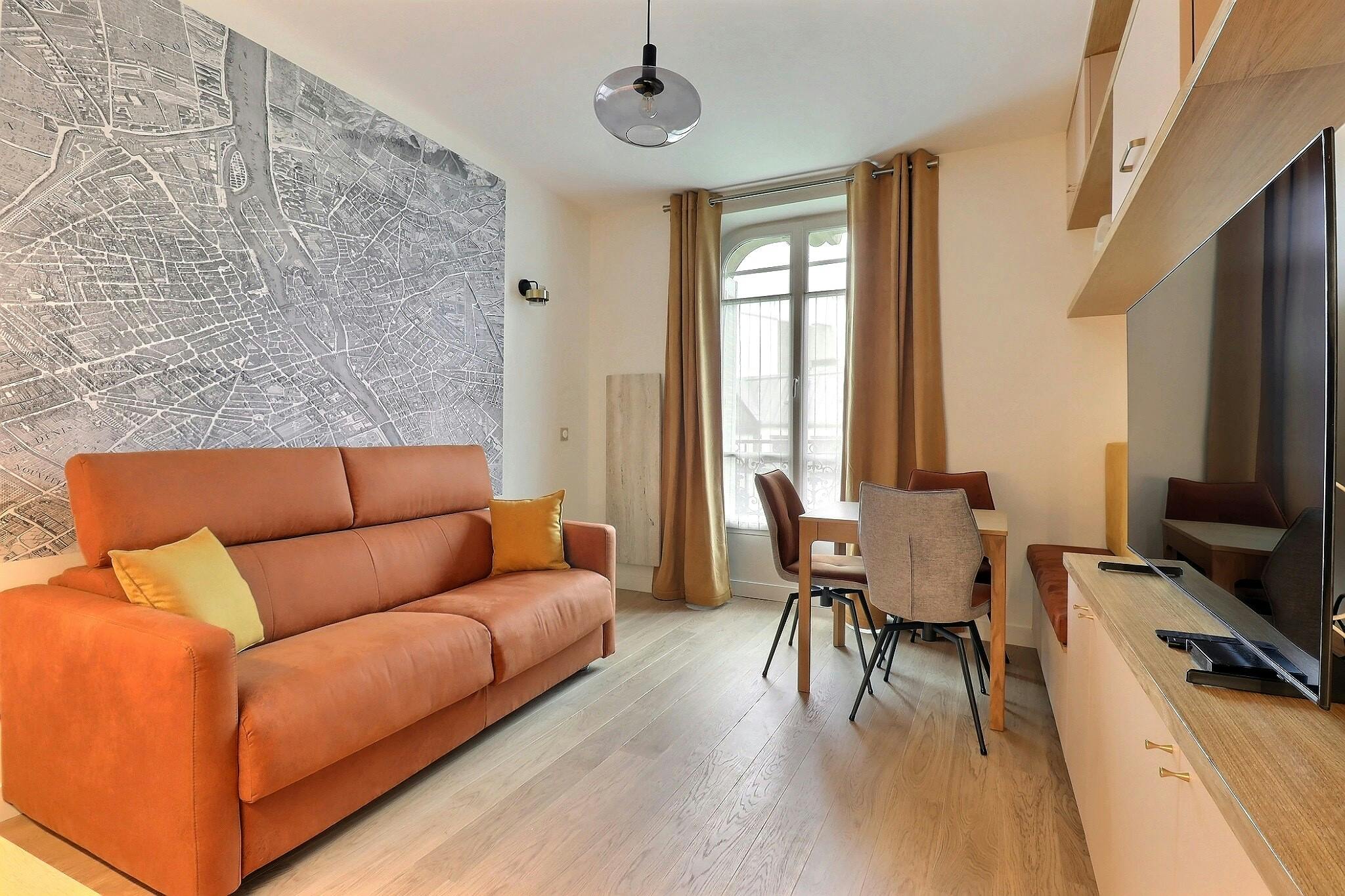 Apartment for rent for €1,856 per month in Paris, Place Nattier