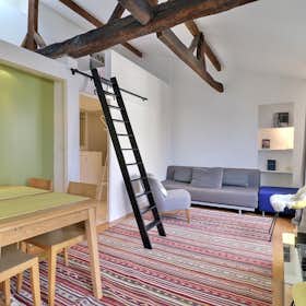 Studio for rent for €1,484 per month in Paris, Rue du Chemin Vert