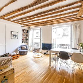 Apartment for rent for €2,100 per month in Paris, Rue de l'Annonciation