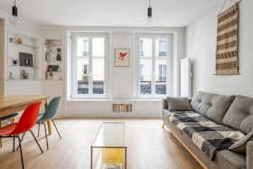 Apartment for rent for €2,475 per month in Paris, Rue des Couronnes