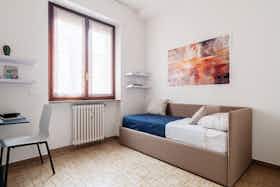 Studio for rent for €900 per month in Sesto San Giovanni, Via Risorgimento